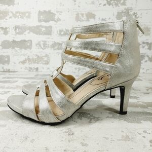 NEW Lifestride Mallie Silver Vegan Leather Strappy Heeled Sandals W1038